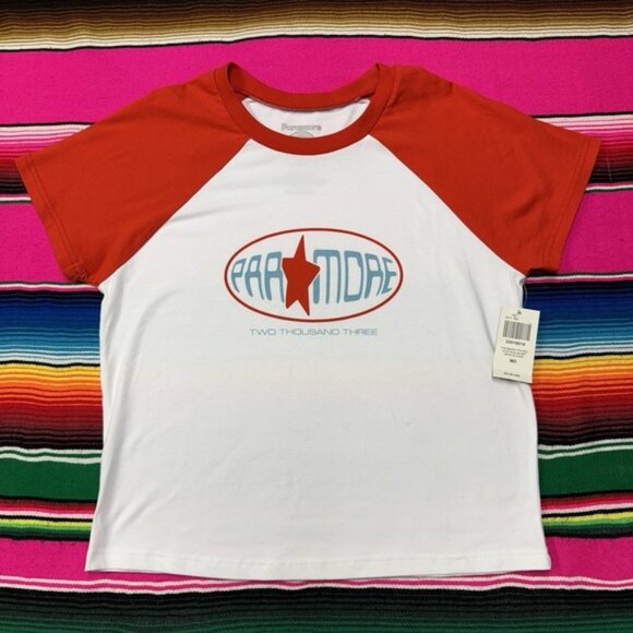 Paramore Shirt Women M Hot Topic Red Star Girls Raglan Crop Top Y2K Emo Band - Picture 1 of 7